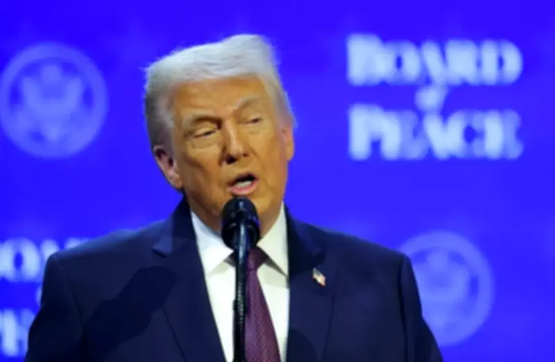 ترامب يتحدى حكم المحكمة العليا ويؤكد عدم حاجته للكونغرس لفرض الرسوم