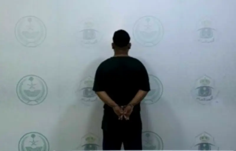 دوريات الأمن بالشرقية تطيح بمقام يروج لمادة الشبو المخدرة في حملة مكثفة