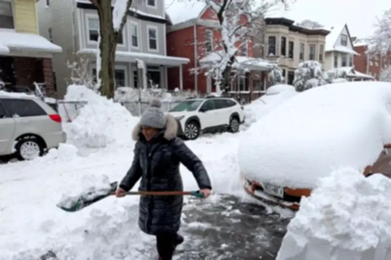 عاصفة ثلجية تاريخية تجتاح شمال شرق أمريكا وتشل الحياة وتكسر الأرقام القياسية