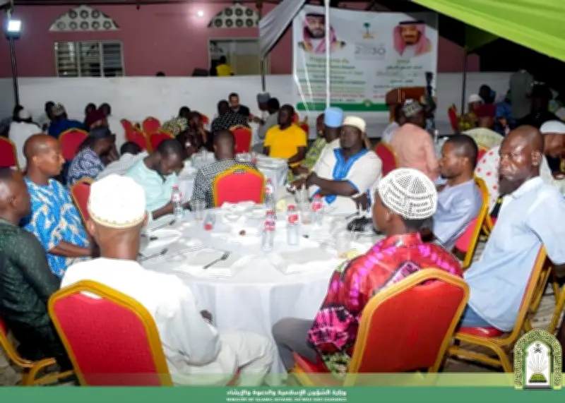 وزارة الشؤون الإسلامية تطلق برنامج تفطير الصائمين في جزر القمر بحضور رسمي