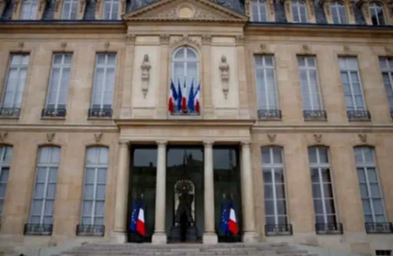 فرنسا تحل أربع جماعات متطرفة بعد مقتل ناشط يميني في ليون