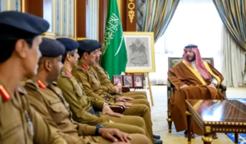 نائب أمير المدينة المنورة يستعرض خطط الدفاع المدني مع مديره اللواء علي القرني