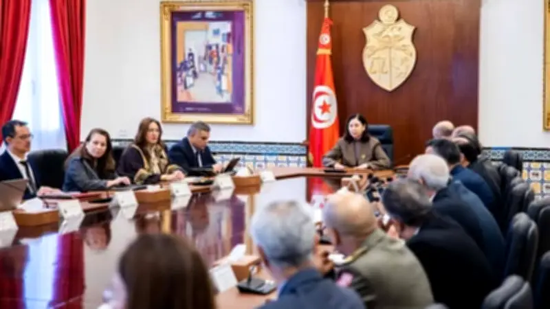 تونس تدرس مشروع القطار فائق السرعة لربط شمال البلاد بجنوبها وتعزيز التكامل الإقليمي