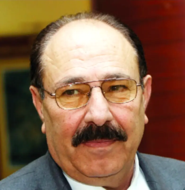 اقتصاد العناوين الفضائية: كيف تتحول الألقاب الإعلامية إلى سلعة رخيصة في المشهد العربي؟