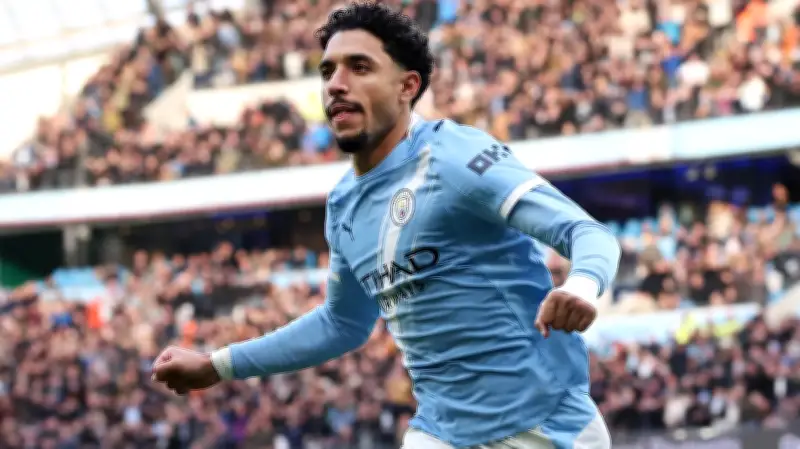 برشلونة يدرس صفقة عمر مرموش: بديل اقتصادي عن ألفاريز باهظ الثمن