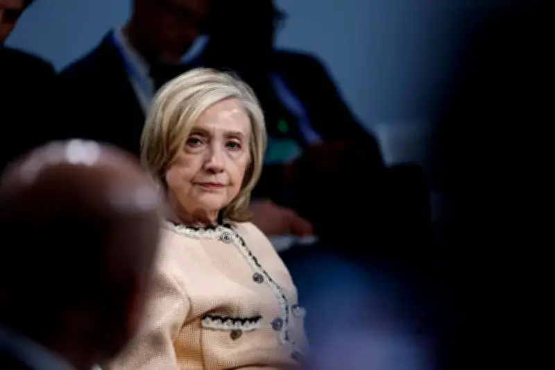 هيلاري كلينتون تدلي بشهادتها أمام الكونغرس الأمريكي في قضية جيفري إبستين وسط جدل سياسي