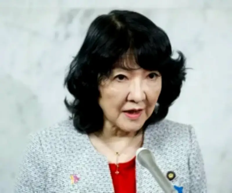 وزيرة المالية اليابانية: الحكومة تراقب تراجع الين باهتمام بالغ وسط مخاوف من تأثيرات اقتصادية