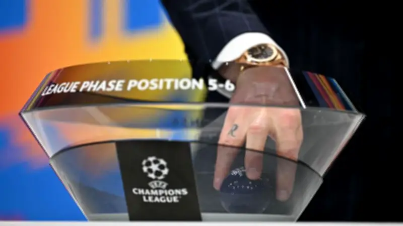 قرعة دوري أبطال أوروبا تشعل المنافسة: كلاسيكو مدريد ومان سيتي يتجدد وباريس يواجه تشيلسي