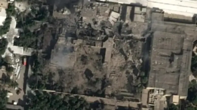 صور الأقمار الصناعية تكشف دمارًا هائلاً في مجمع المرشد الإيراني خامنئي بعد ضربات أميركية إسرائيلية