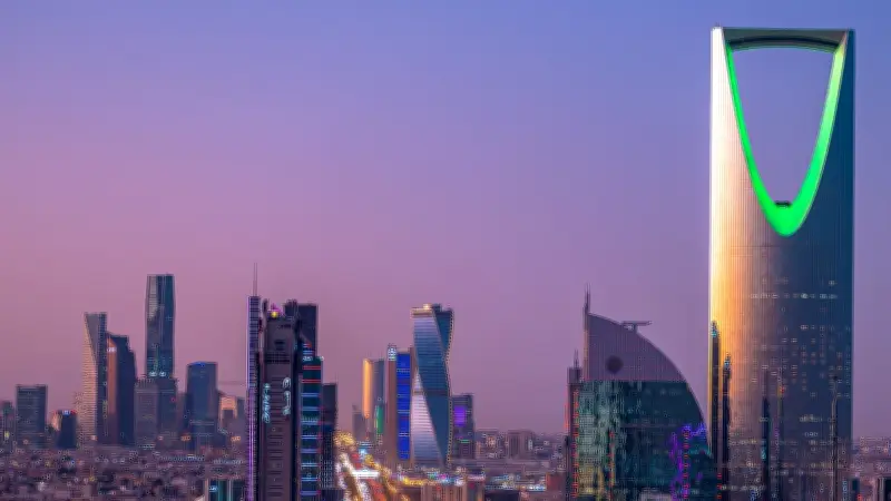 السعودية تدين الهجمات الإيرانية وتؤكد حقها في الرد لحماية أمنها