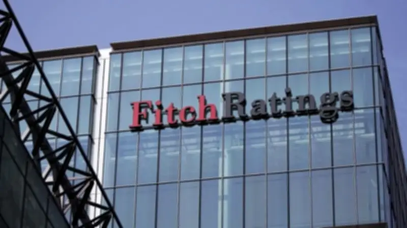 وكالة فيتش تخفض التصنيف الائتماني للبحرين إلى "B" بسبب ارتفاع الدين العام والعجز المالي