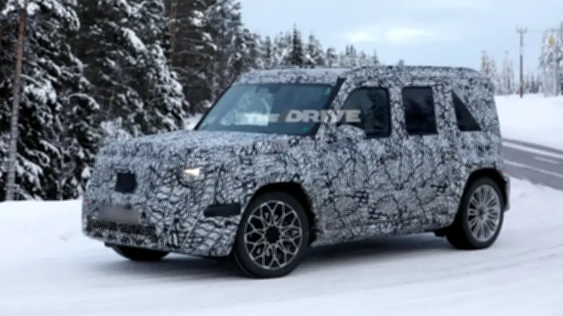 صور تجسسية تكشف اقتراب مرسيدس من إنتاج سيارة G-Class الأصغر بحلول 2027