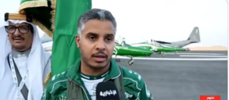 فريق الصقور السعودية يقدم أول عروض جوية عالمية بطائرات الهوك T165 في معرض الدفاع