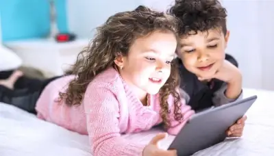 دراسة ألمانية تحذر: 350 ألف طفل ويافع يعانون إدماناً مرضياً لوسائل التواصل الاجتماعي