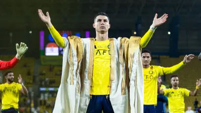 بشت رونالدو الحساوي يخطف الأضواء في يوم التأسيس بتكلفة 80 ألف ريال ومشاركة 9 حرفيين