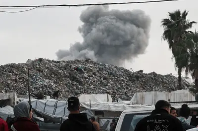 أوتشا تحذر من غارات إسرائيلية متواصلة على مناطق سكنية في غزة وتطالب برفع القيود الإنسانية