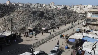 بدء إزالة مكب نفايات ابتلع سوق فراس التاريخي في غزة وسط مخاوف صحية وبيئية متصاعدة