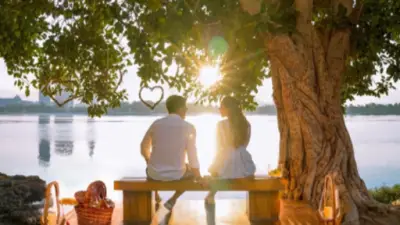 من الأسرار الرومانية إلى صور الإنستغرام: رحلة عيد الحب نحو العالمية