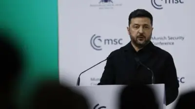 زيلينسكي في ميونيخ: الضغط على روسيا ضروري لتحقيق تنازلات في محادثات السلام