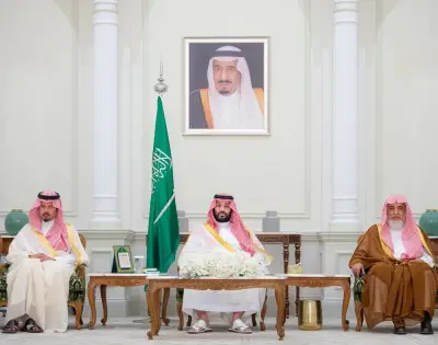 ولي العهد يستقبل العلماء والمواطنين في المدينة المنورة بمناسبة شهر رمضان المبارك