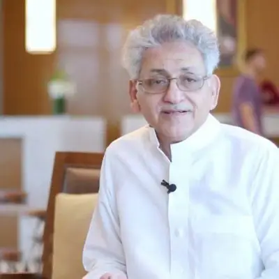 الزميل علي فقندش يدخل مستشفى الملك فيصل التخصصي في جدة بسبب وعكة صحية