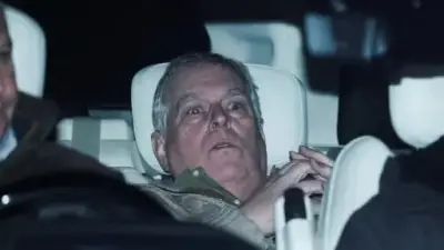 كواليس الصورة العالمية: كيف وثّق مصوّر رويترز خروج الأمير أندرو من مركز الشرطة