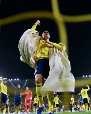 رونالدو يرتدي بشت التأسيس في احتفال هاتريك النصر.. صورة تنتشر عالمياً