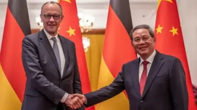 ميرز في بكين: تحذير من اختلال الميزان التجاري مع الصين ودعوة لتعزيز العلاقات