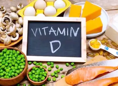 النساء أكثر عرضة لنقص فيتامين د: دراسة تكشف العوامل البيولوجية والسلوكية المؤثرة