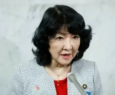 وزيرة المالية اليابانية: الحكومة تراقب تراجع الين باهتمام بالغ وسط مخاوف من تأثيرات اقتصادية