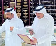 لجنة التوطين بنجران ترصد 85 موظفاً سعودياً في 40 محل ذهب ومجوهرات