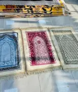 وزارة الشؤون الإسلامية توجّه الأئمة بإزالة سجادات حجز أماكن الصلاة وتؤكد على منع التعدي على حقوق المصلين