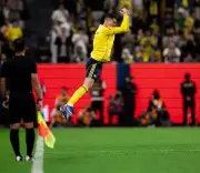 النصر يحقق فوزًا نظيفًا برباعية ويتصدر دوري روشن السعودي للمحترفين