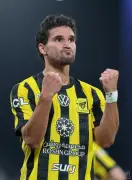 عوار يصف شعوره بالغرابة أمام بنزيما.. وبونو: التعادل أحبط الهلال