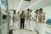 وزير النقل يتفقد مناقلة صالات مطار الملك خالد ويراقب انسيابية السفر خلال شهر رمضان