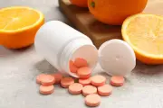 خمسة مخاطر صحية خطيرة للإفراط في تناول فيتامين سي