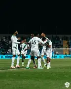 هدف ميلان الذاتي يمنح الأهلي الصدارة في الدوري السعودي بعد فوزه على الرياض