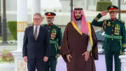 ستارمر يتصل بمحمد بن سلمان: بحث التعاون الثنائي وقضايا غزة وإيران