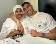 والدة أشرف حكيمي تنهار بالبكاء في المحكمة.. ومبابي يحضر دعماً للنجم المغربي