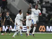 الهلال يحسم ديربي الرياض بخماسية مثيرة في شباك الشباب