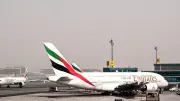 الإمارات تتصدى لهجوم إيراني واسع وتعلن إصابة موظفين في مطار دبي
