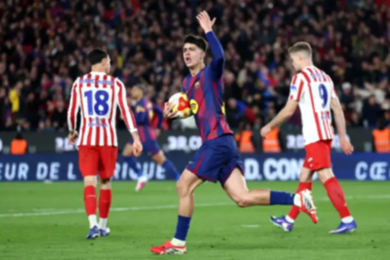 أتلتيكو مدريد يبلغ نهائي كأس إسبانيا رغم خسارته 0-3 أمام برشلونة في الإياب