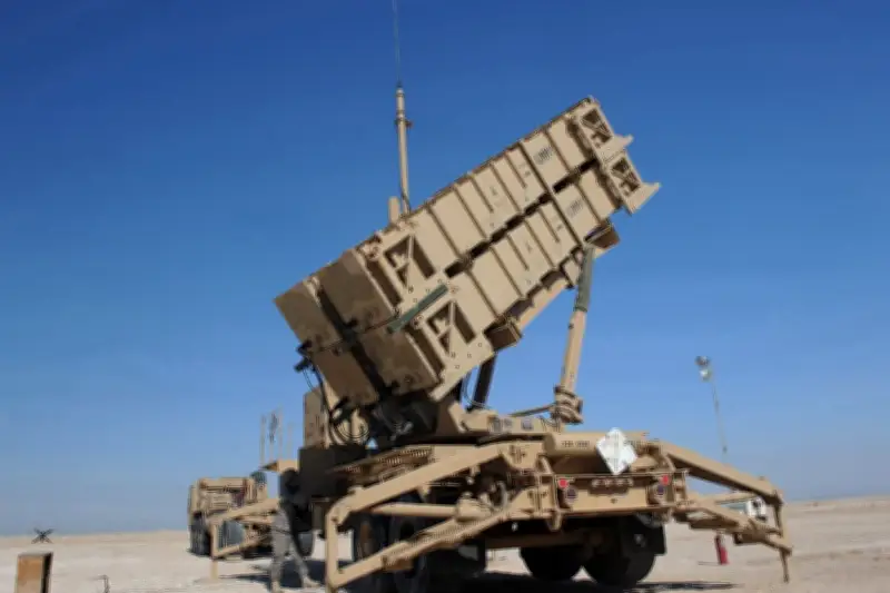 الإمارات تدمر 12 صاروخاً باليستياً وتصد 17 طائرة مسيرة إيرانية في هجوم جديد