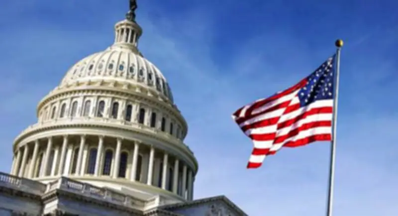 الولايات المتحدة تحث مواطنيها على مغادرة 12 دولة شرق أوسطية فوراً بسبب التوترات العسكرية