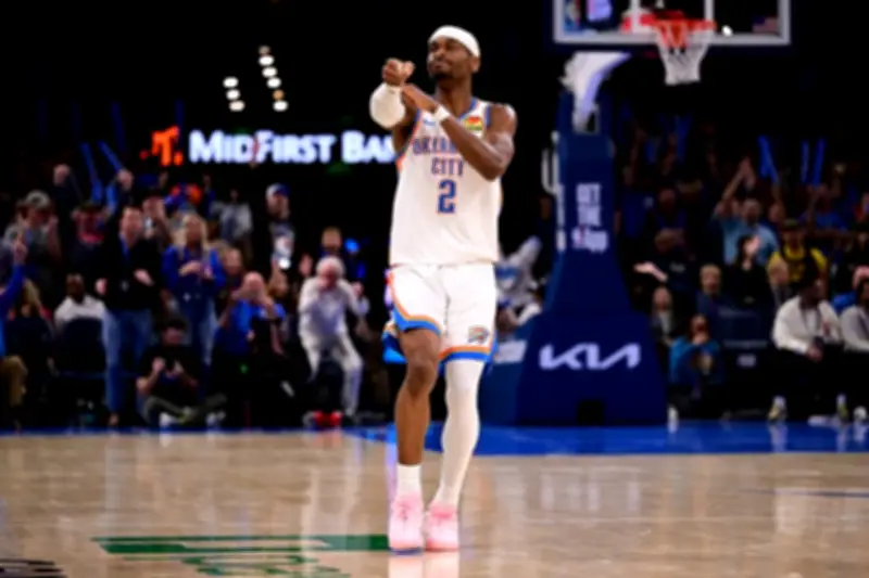 شاي غلجيوس-ألكسندر يحطم رقم تشامبرلاين التاريخي بـ127 مباراة متتالية