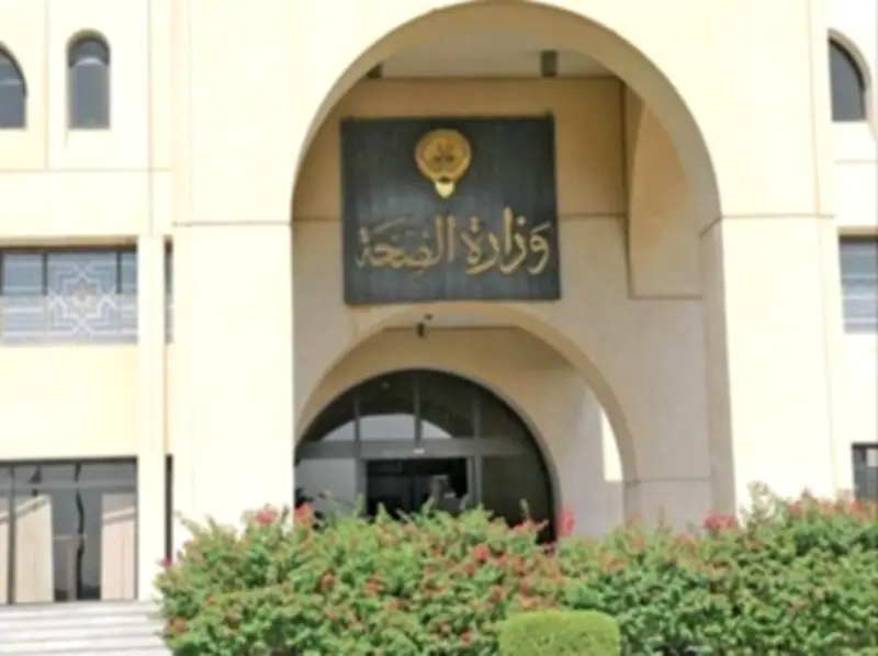 الكويت تعلن عن وقوع حادث مأساوي: وفاة شخص وإصابة 32 من جنسيات أجنبية بهجمات إيرانية