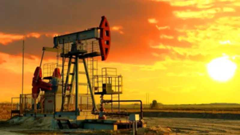 أسعار النفط ترتفع بأكثر من 4% لتتجاوز 105 دولارات للبرميل وسط مخاوف إمدادية