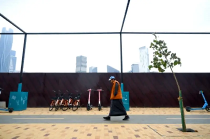 الدفاعات الجوية السعودية تعترض 4 طائرات مسيرة و3 صواريخ باليستية فوق الرياض