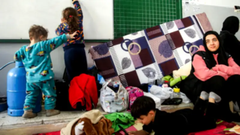 نزوح أكثر من 450 ألف لبناني وانسحاب دبلوماسيين إيرانيين وسط تصاعد الحرب مع إسرائيل