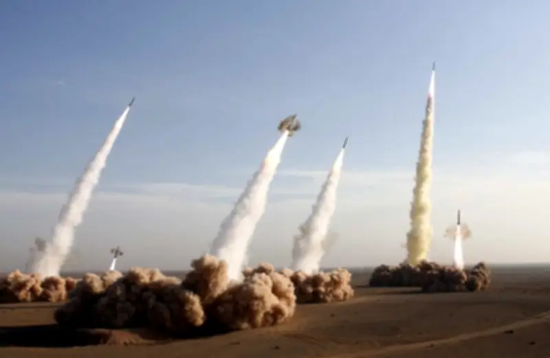 إيران تعلن استهداف عمق إسرائيل وقواعد أمريكية بالموجة 62 من الوعد الصادق